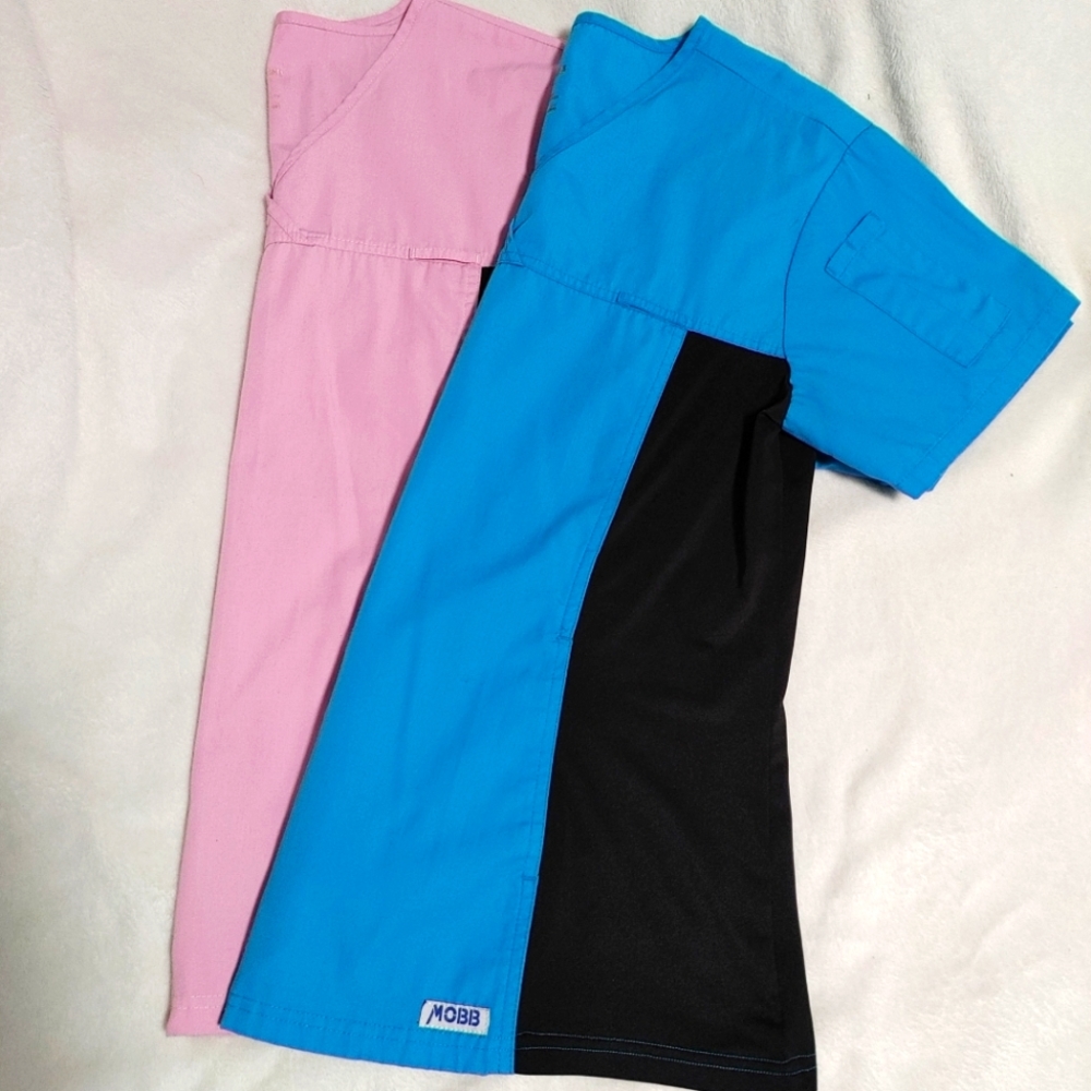 Mobb flexi v-neck scrub top